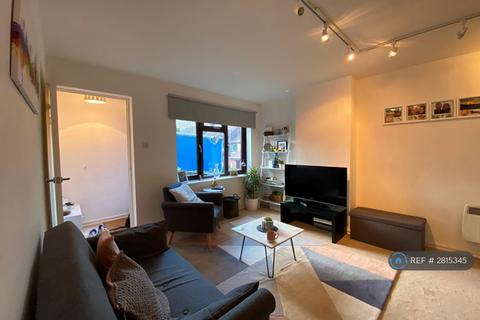 undefined, Copwood Close, London, N12