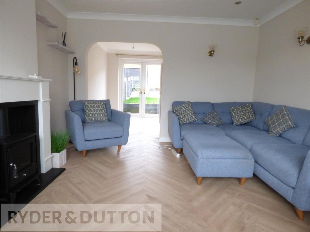 Lounge/Dining Area