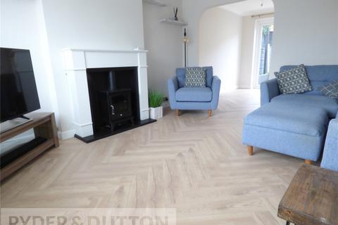 3 bedroom semi-detached house to rent, Ash Grove, Royton, Oldham, Greater Manchester, OL2