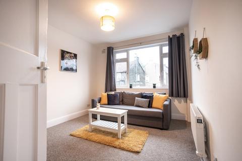 3 bedroom flat to rent, Downend Road Downend, Bristol BS16