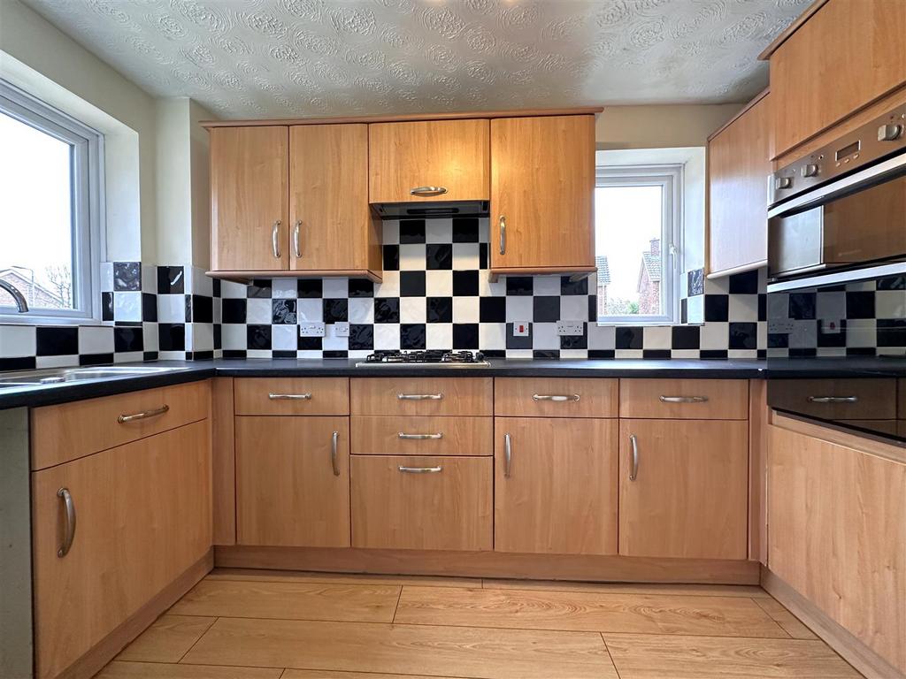 Modern Fitted Kitchen 734