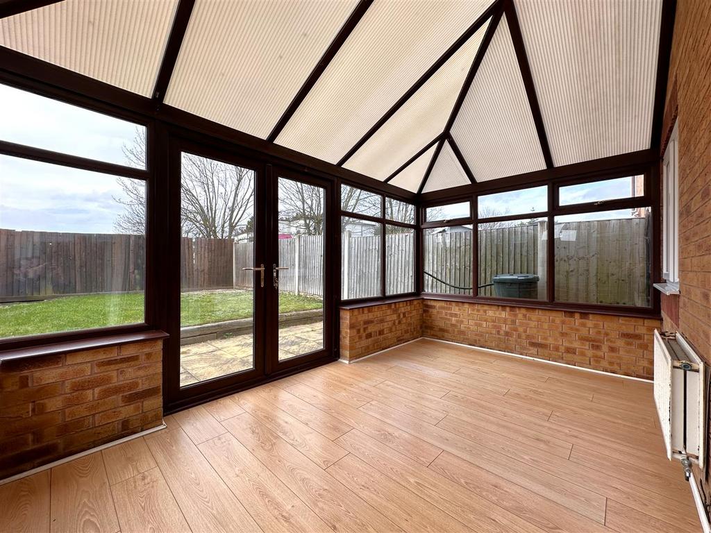 Generous Conservatory 713