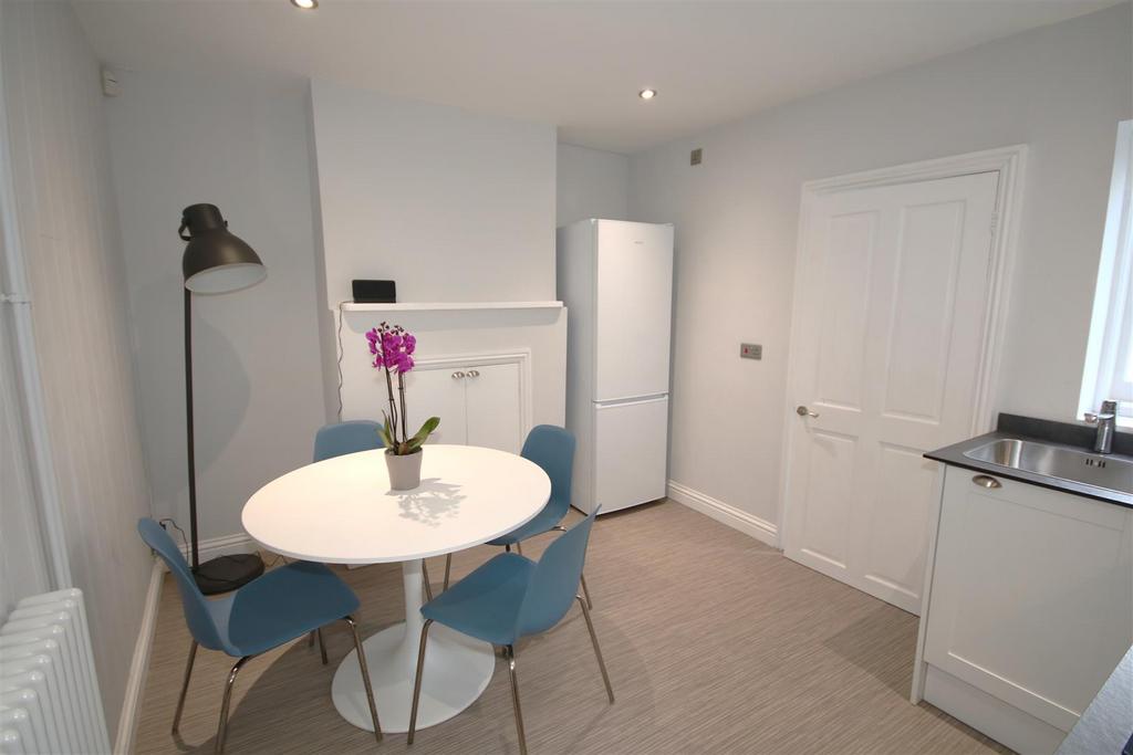 Dining Area a.JPG