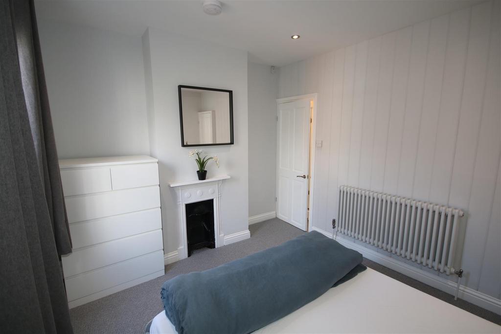 Bedroom 1a.JPG