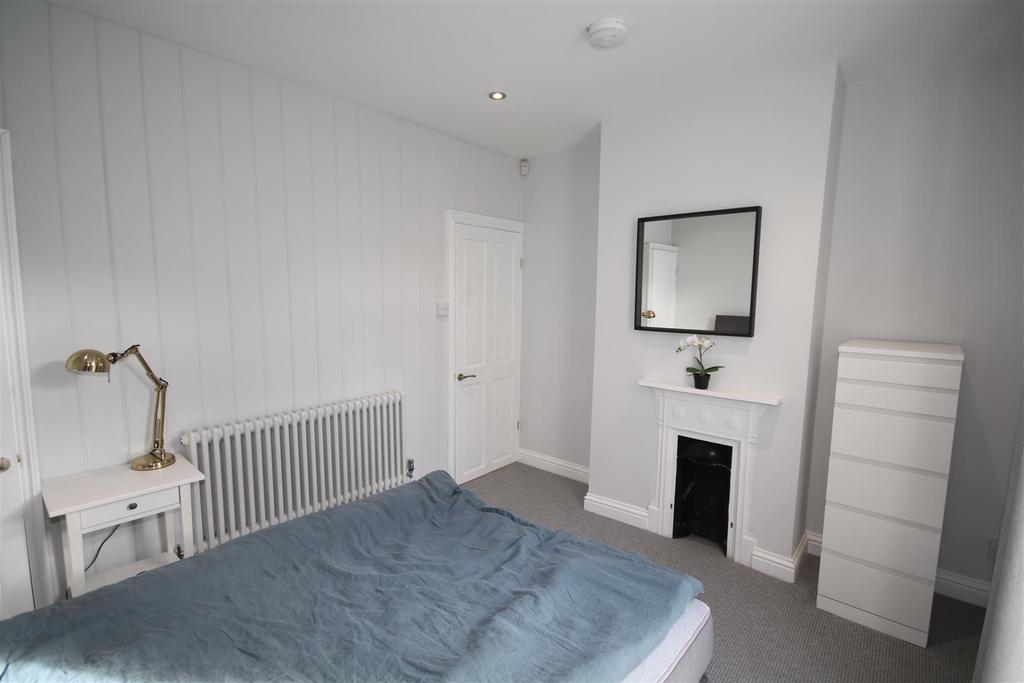 Bedroom 2c.JPG