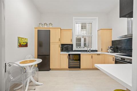 3 bedroom flat to rent, Kings Gardens, West Hampstead NW6
