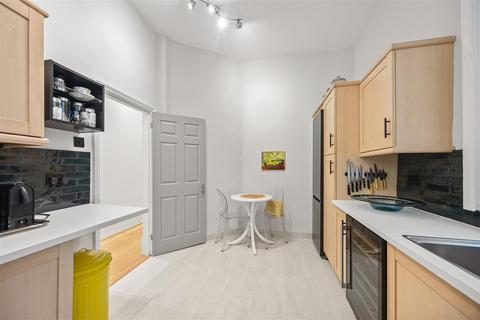 3 bedroom flat to rent, Kings Gardens, West Hampstead NW6