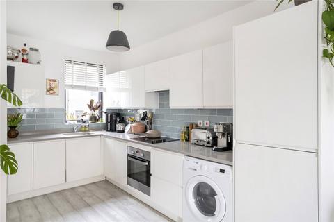 2 bedroom maisonette for sale, Tryon Crescent, London E9