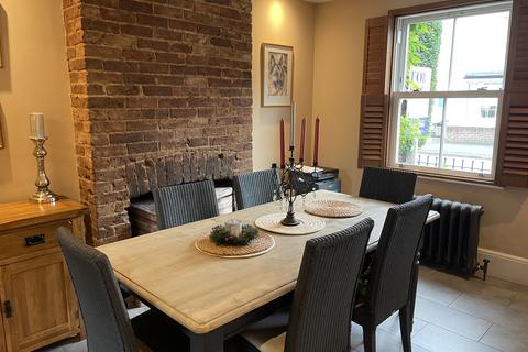 2 bedroom house for sale, Anyards Road, Cobham, KT11