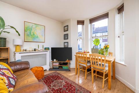 2 bedroom flat for sale, Maple Road, Horfield