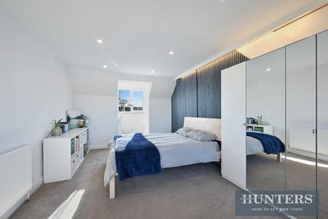 3 bedroom flat for sale, Kingston Road, Epsom
