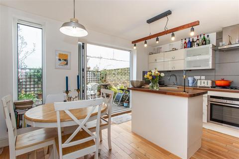 undefined, Tredegar Mews, Mile End, E3