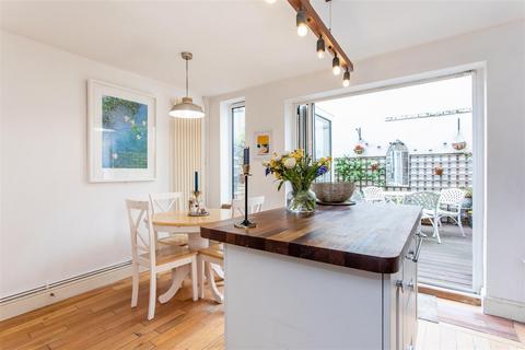 undefined, Tredegar Mews, Mile End, E3