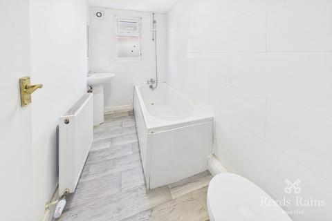3 bedroom terraced house for sale, Northumberland Road, Greater Manchester SK5