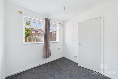 3 bedroom terraced house for sale, Northumberland Road, Greater Manchester SK5