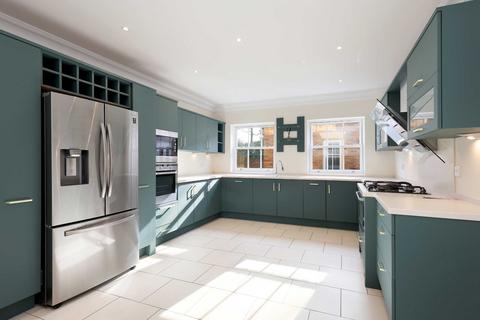 5 bedroom detached house for sale, Barn Close, Farnham Common, Buckinghamshire, SL2