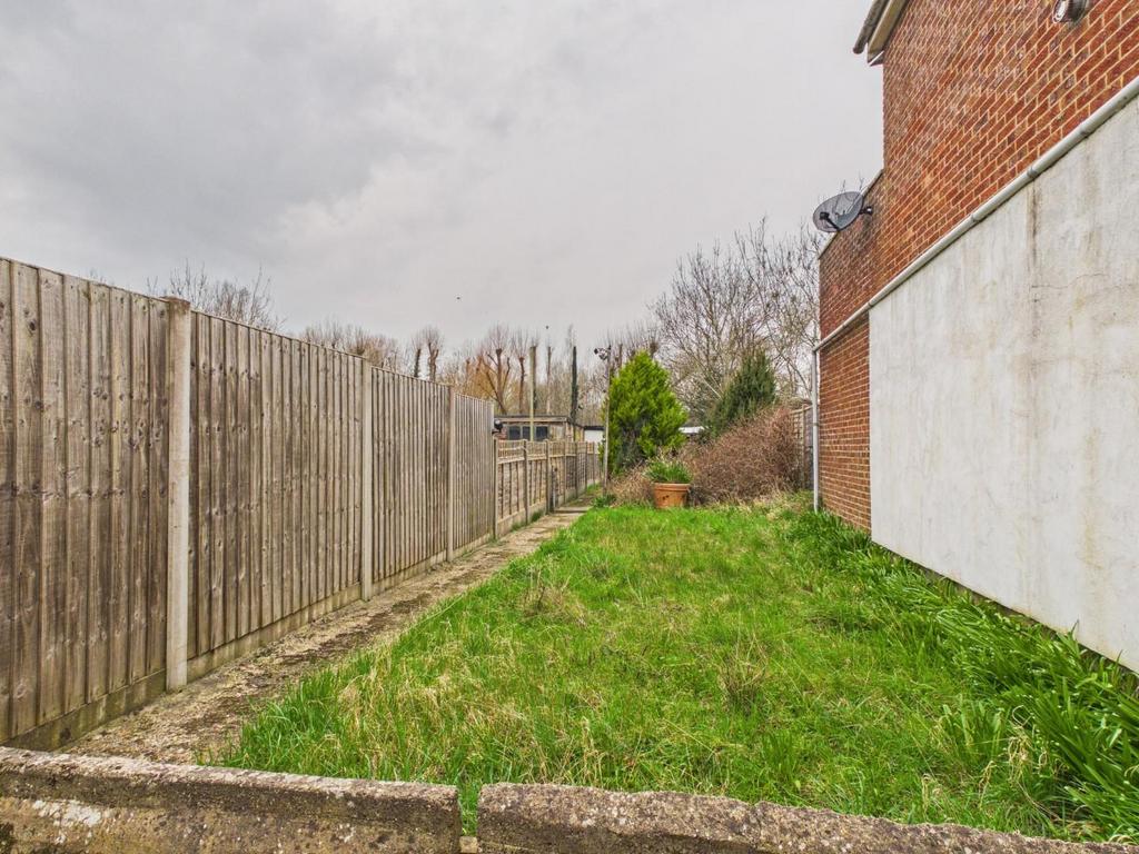 CAM05010 G0-PR0025-STILL011.jpg