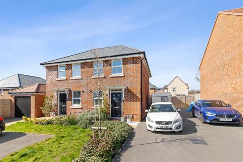 2 bedroom semi-detached house for sale, Heathfield Avenue, Hailsham