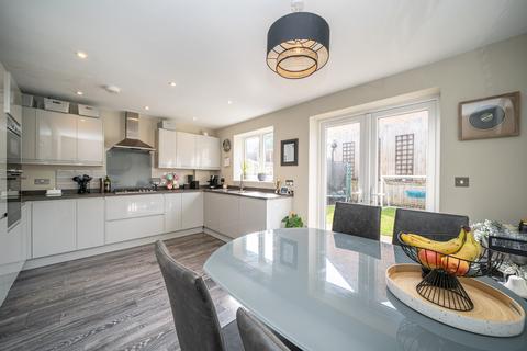 3 bedroom semi-detached house for sale, Spring Lane, Hemel Hempstead HP1