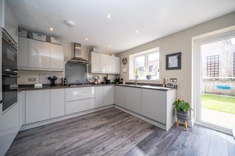 3 bedroom semi-detached house for sale, Spring Lane, Hemel Hempstead HP1