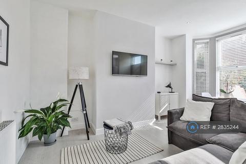 4 bedroom terraced house to rent, Grimthorpe Place Headingley, Leeds, LS6