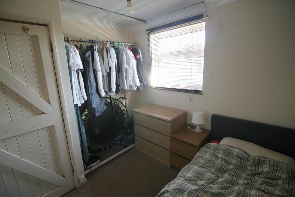 Bed 3.JPG