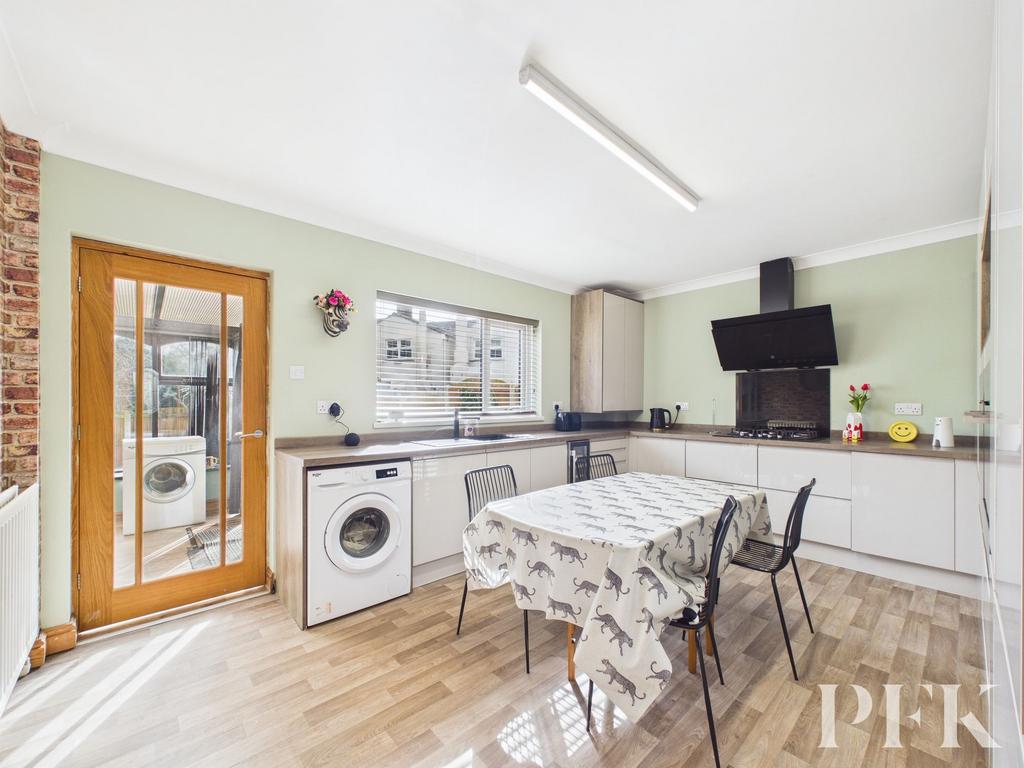Kitchen / Dining