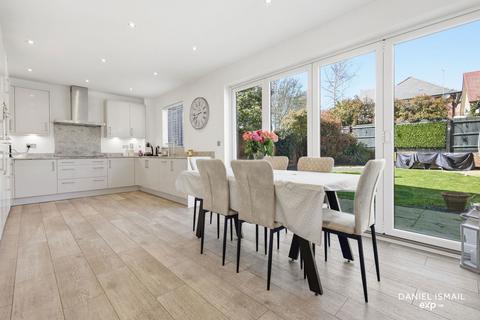 5 bedroom detached house for sale, Hammond Close, Basildon SS16