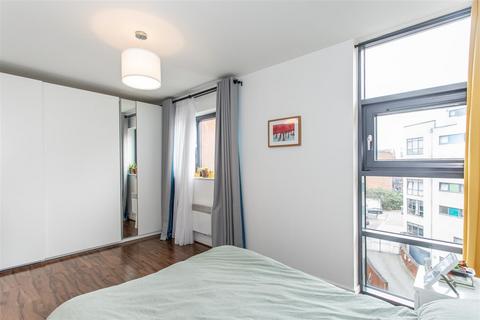 1 bedroom flat for sale, Copenhagen Place, Limehouse, E14