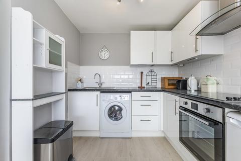 1 bedroom flat to rent, Royal Crest House, 22-26 Upper Mulgrave Road, SM2