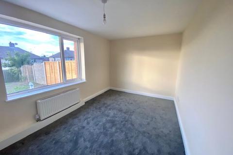 3 bedroom semi-detached house to rent, Oldroyd Avenue, Grimethorpe, BARNSLEY