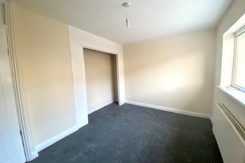 3 bedroom semi-detached house to rent, Oldroyd Avenue, Grimethorpe, BARNSLEY
