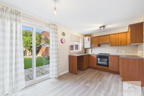 3 bedroom terraced house to rent, Chepstow Gardens, Garstang, PR3