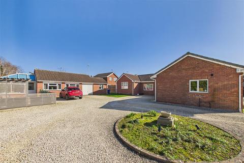 undefined, Greenacres Drive, Uttoxeter ST14