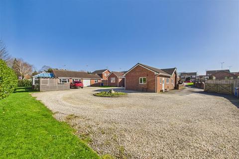 undefined, Greenacres Drive, Uttoxeter ST14
