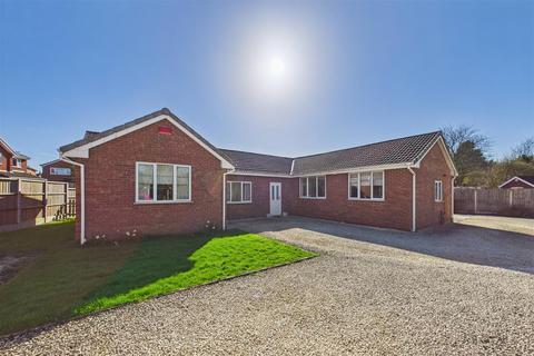undefined, Greenacres Drive, Uttoxeter ST14