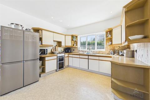 undefined, Greenacres Drive, Uttoxeter ST14