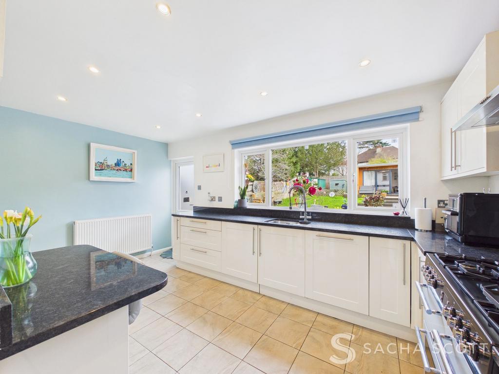 Kitchen / Breakfast Room