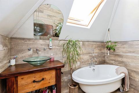 4 bedroom flat for sale, Castle Mount, Bournemouth