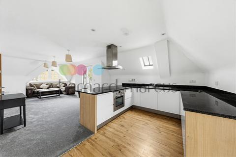 2 bedroom apartment to rent, Croham Road, South Croydon