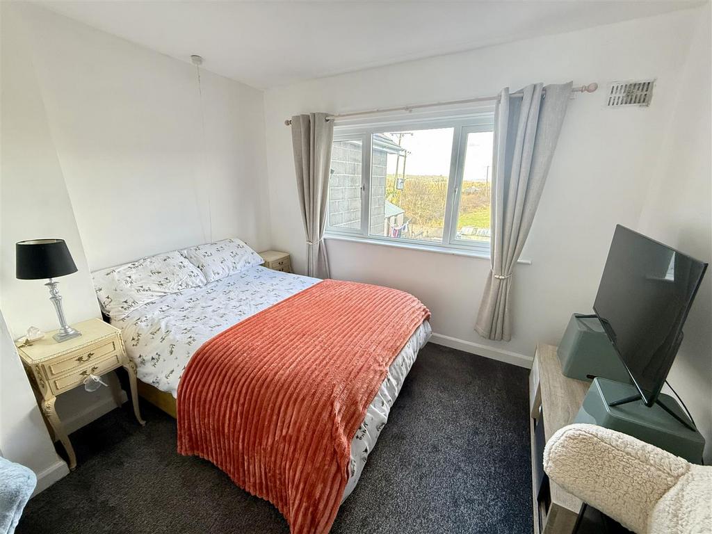Rear bedroom 1