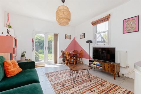 2 bedroom flat for sale, Tennyson Road, Worthing