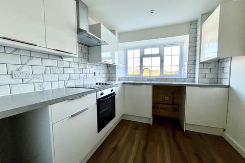 2 bedroom flat to rent, Kingston Road, Surbiton, Surrey. KT5 9NR