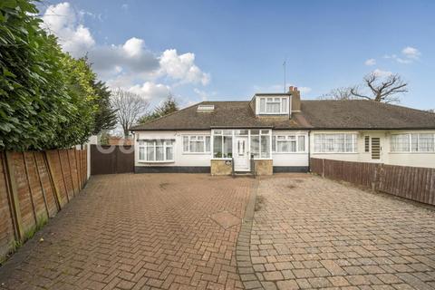 4 bedroom semi-detached bungalow for sale, Copthall Gardens, Mill Hill, NW7