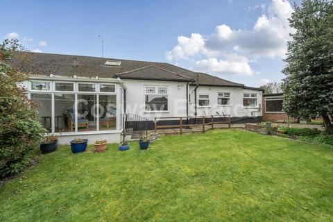 4 bedroom semi-detached bungalow for sale, Copthall Gardens, Mill Hill, NW7