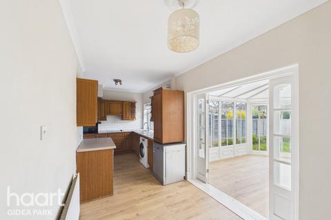 undefined, Hazelmere Gardens, Hornchurch