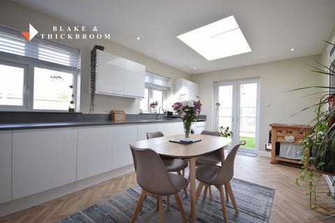3 bedroom detached bungalow for sale, Deanhill Avenue, Clacton-On-Sea, Essex, CO15 5BA