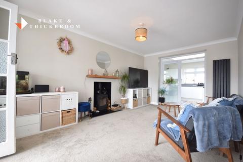3 bedroom detached bungalow for sale, Deanhill Avenue, Clacton-On-Sea, Essex, CO15 5BA