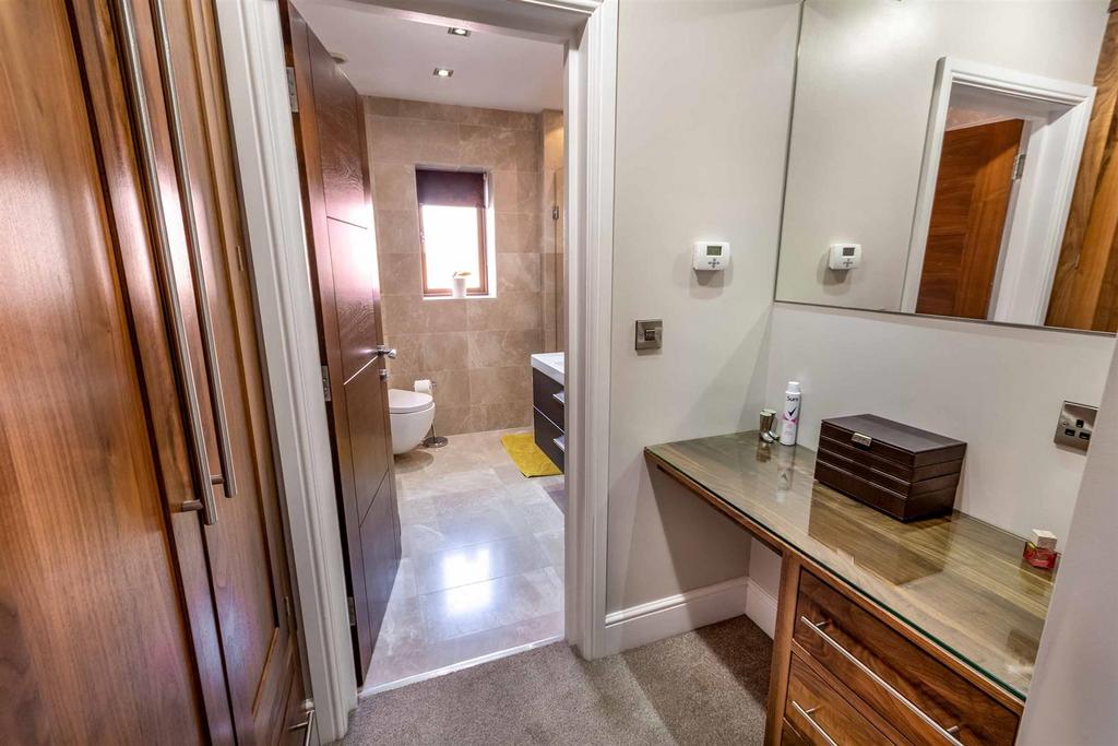 Dressing Room &amp; En-suite