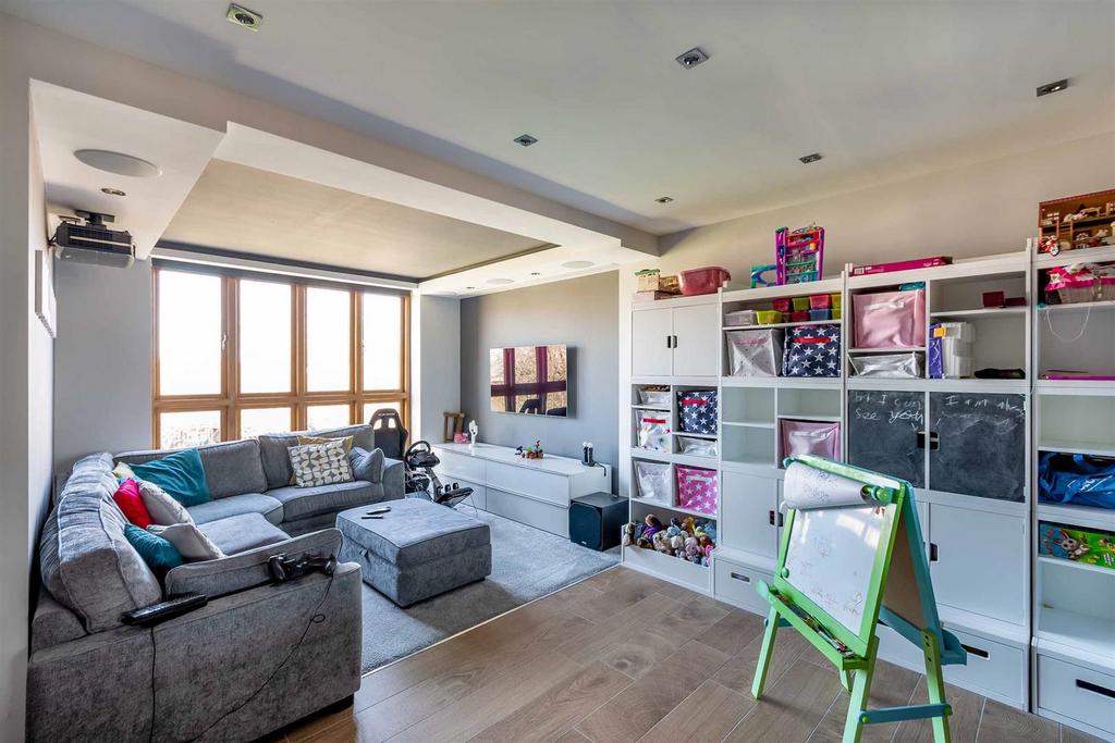 Bedroom 4 / Cinema Room